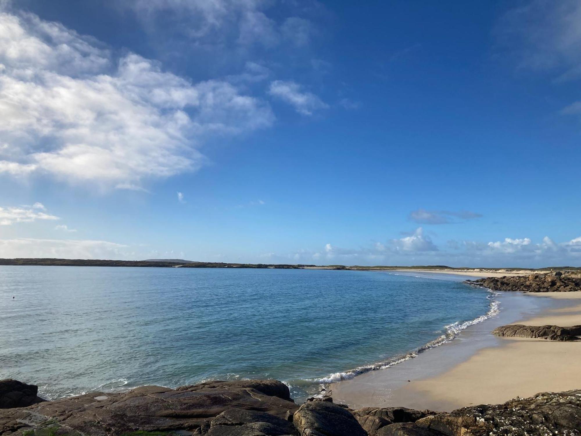 Roundstone Retreats Islandview Bed & Breakfast ภายนอก รูปภาพ
